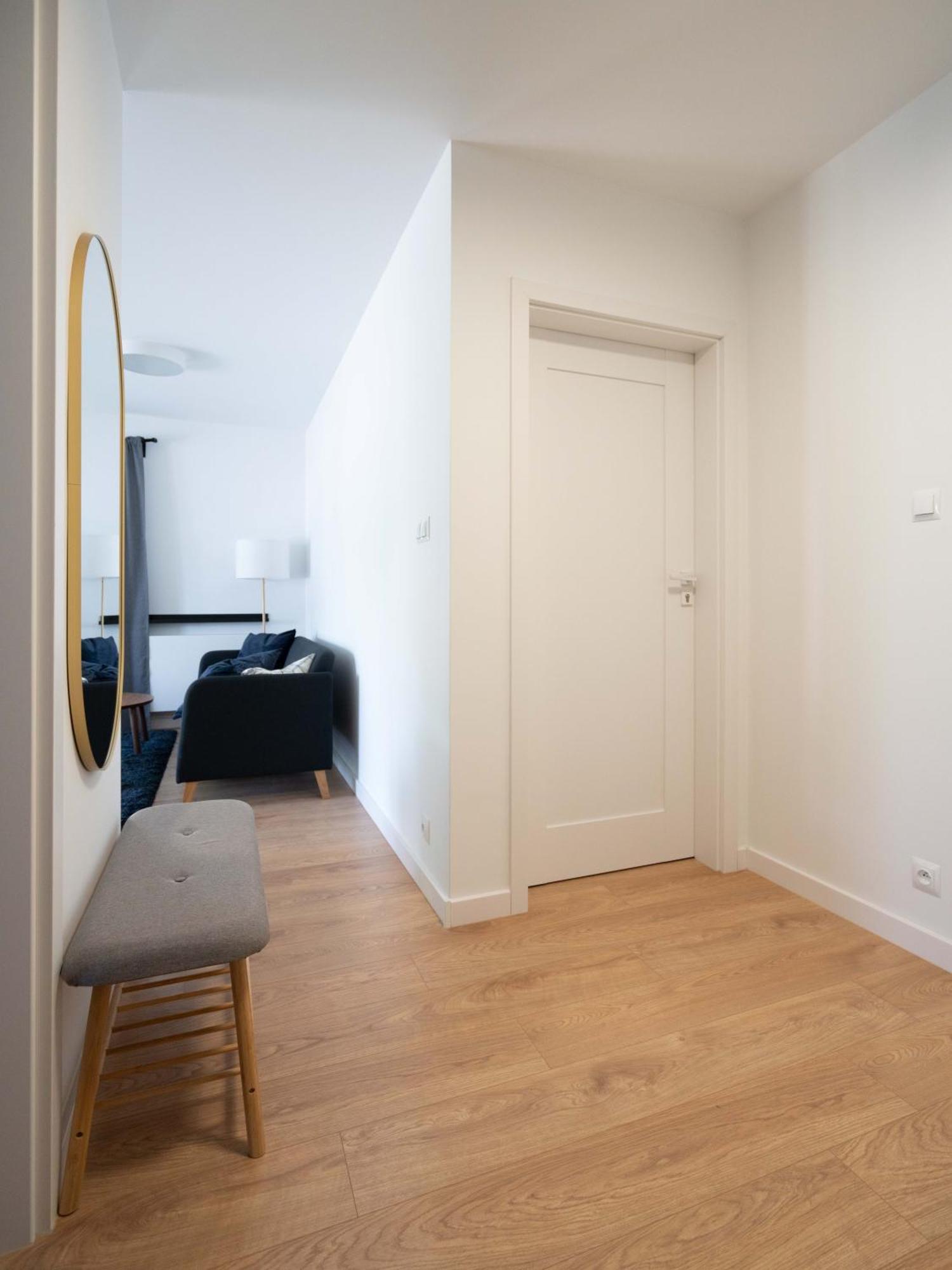 Aparthotel Weissa 7 Краков Экстерьер фото